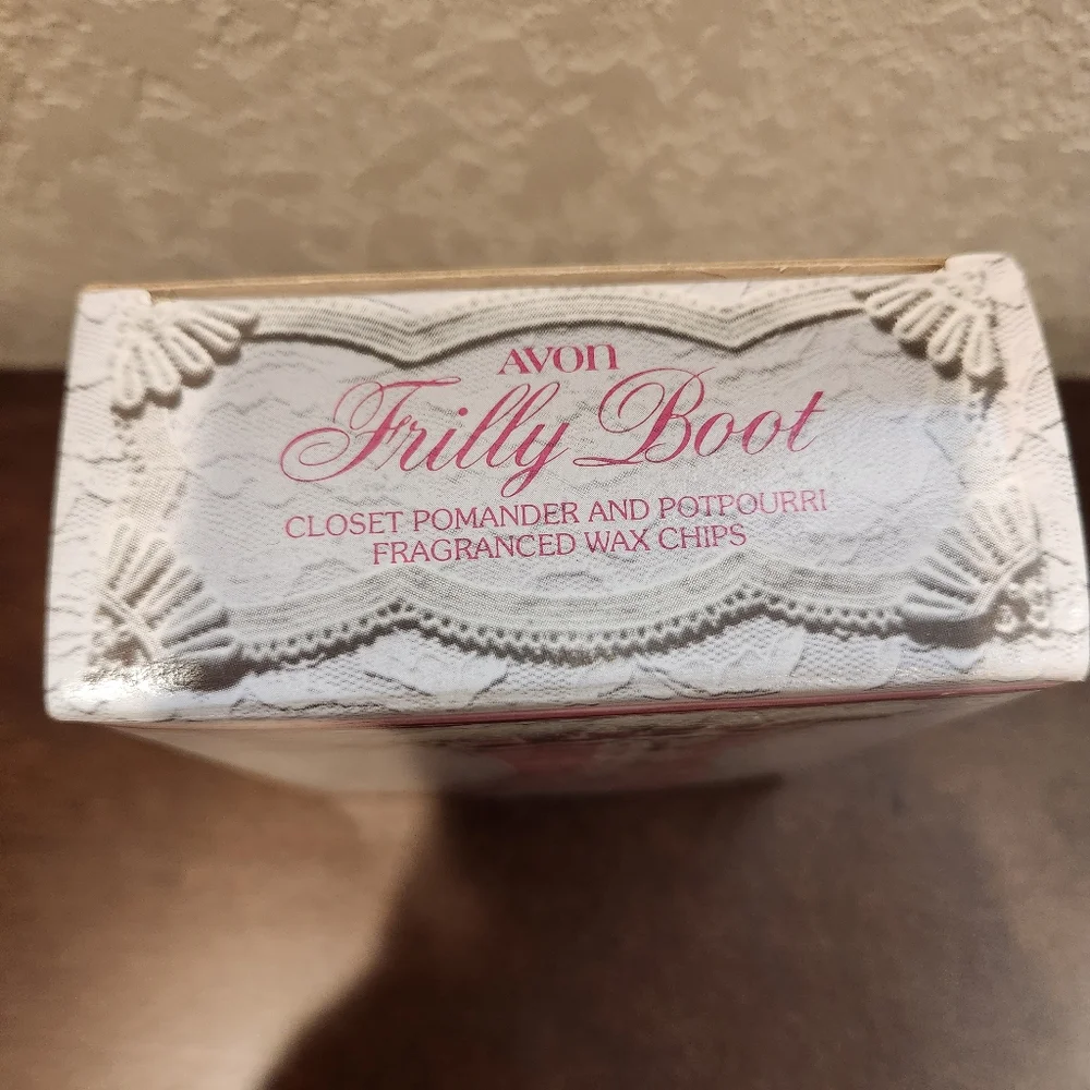 Avon Vintage Frilly Boot Pink Closet Pomander Pink Potpourri & Wax Chip